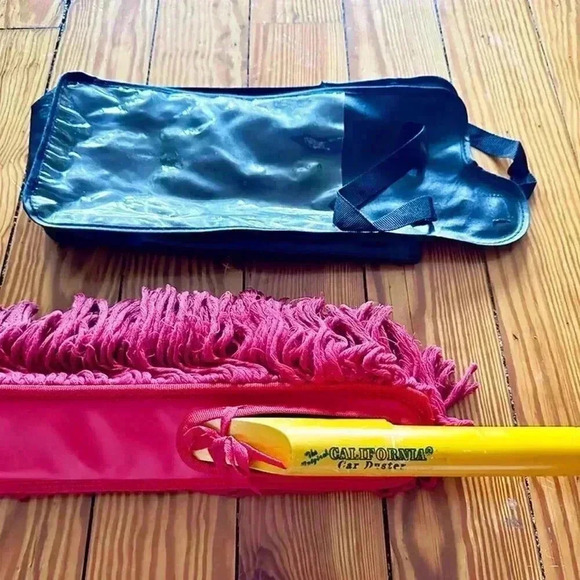 California Car Duster with Handle,Red - Picture 9 of 9